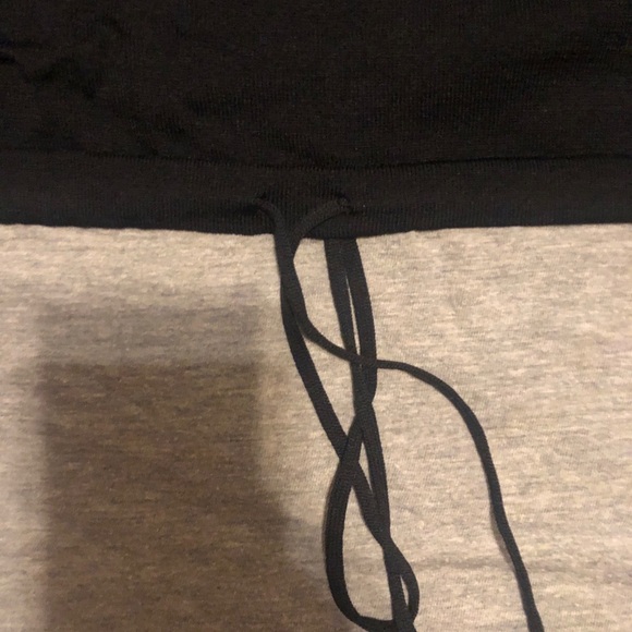 Drawstring sweater - Picture 4 of 4